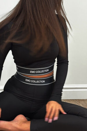 Komplet Gin legginsy i bluzka z dekoltem (czarno-biała guma)